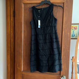 Black sleeveless dress